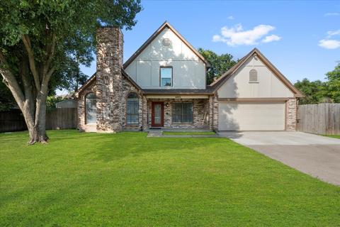 6015 Maple Leaf Dr, Arlington, TX 76017