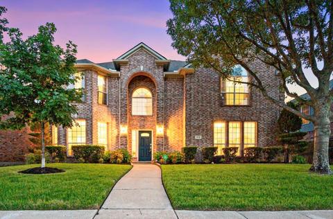 1712 Falcon Dr, Keller, TX 76248