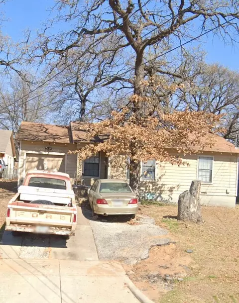4617 Marsalis St, Fort Worth, TX 76117