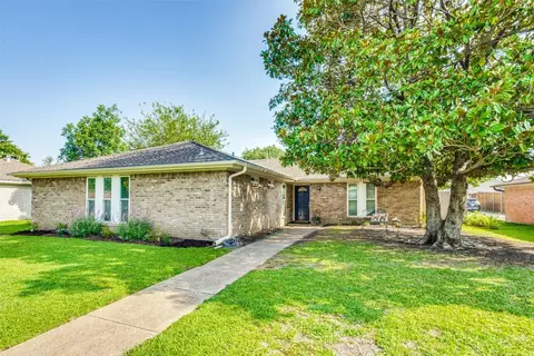 909 Cypress Dr, Allen, TX 75002