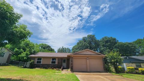 2806 Hyde Park Cir, Denison, TX 75020
