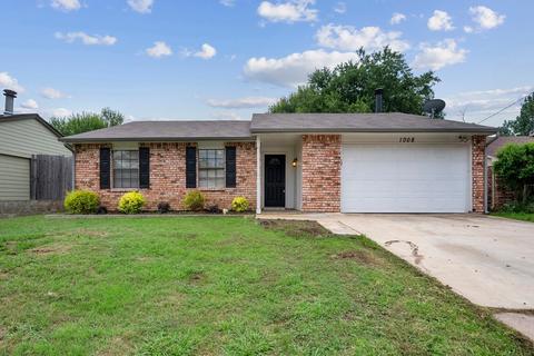 1008 Fort Worth St, Mansfield, TX 76063