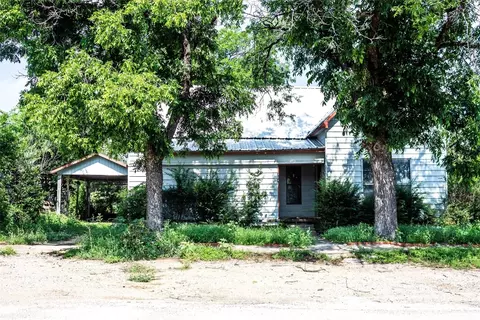 324 Race St, Baird, TX 79504