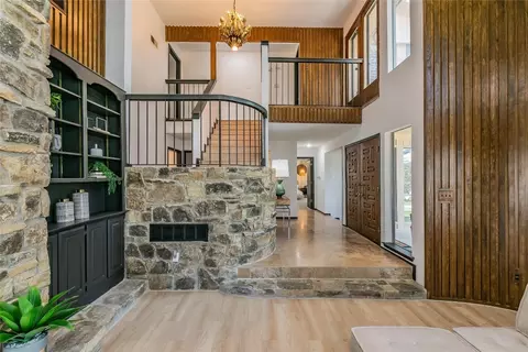 6100 Tiffany Park Ct, Arlington, TX 76016