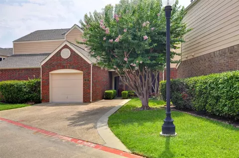 205 Cimarron Trl #6, Irving, TX 75063