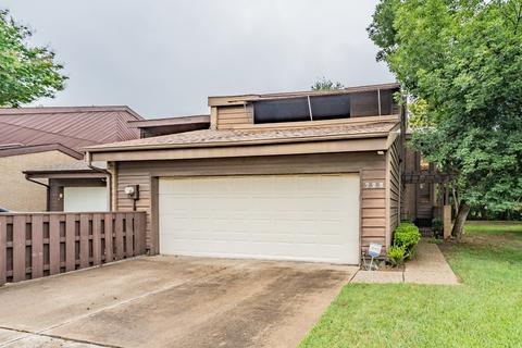 722 Oakwood Trl, Fort Worth, TX 76112