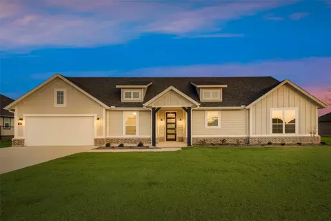 122 Clearwater Ct, New Fairview, TX 76078
