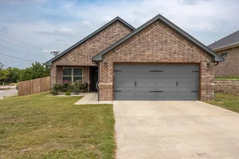 2300 Creek Dr, Granbury, TX 76048