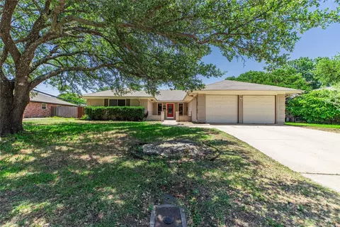 5212 South Dr, Fort Worth, TX 76132