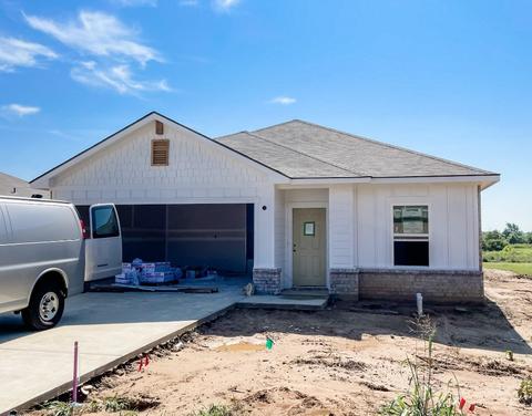 941 Martin St, Chandler, TX 75758