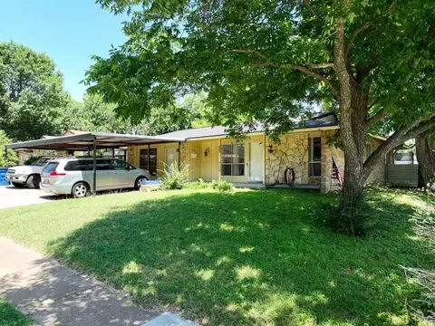 4607 Timber Wood Dr, Dallas, TX 75211