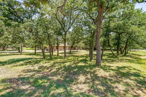 117 Robin Dr, Burleson, TX 76028