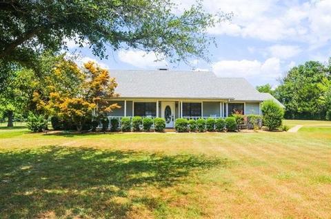 383 Fm 2648, Powderly, TX 75473