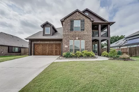 183 Half Moon Dr, Waxahachie, TX 75165