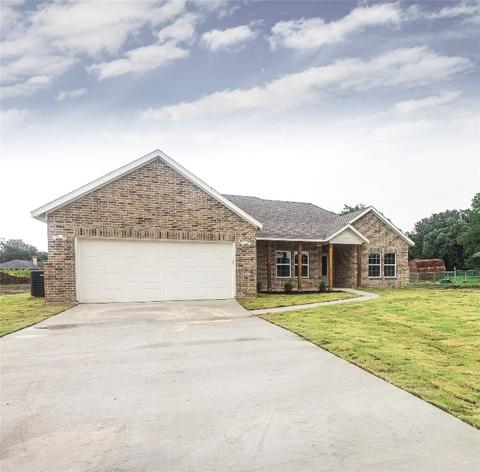 240 Whippoorwill Dr, Wills Point, TX 75169