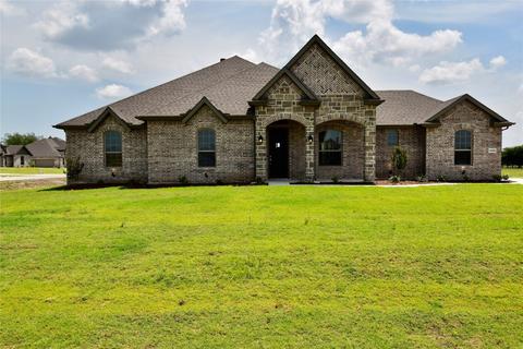 5905 Amber Dr, Sanger, TX 76266
