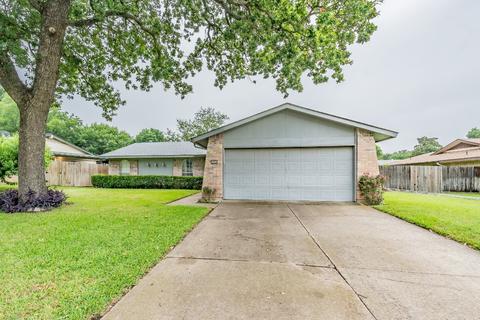 1311 Roundtree Dr, Euless, TX 76039