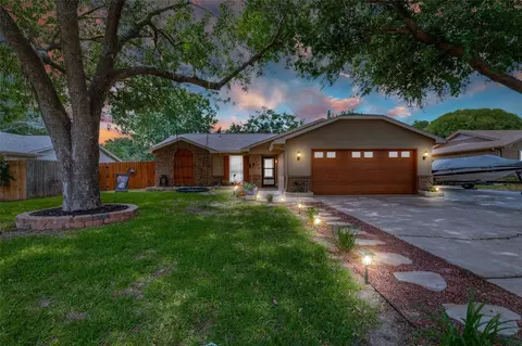 1300 Mercedes St, Benbrook, TX 76126