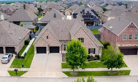 817 Dusty Trl, Aubrey, TX 76227
