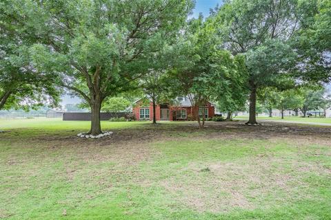 518 Hiwasee Rd, Waxahachie, TX 75165