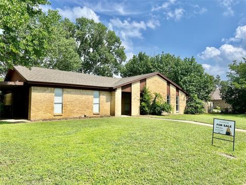 6916 Post Oak Dr, North Richland Hills, TX 76182