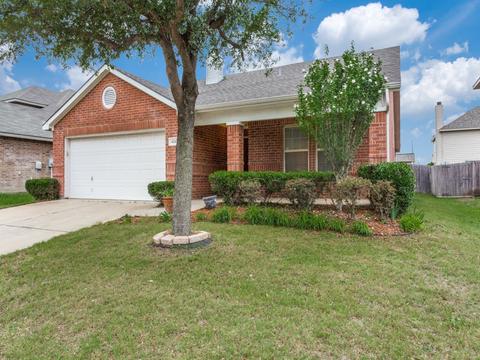 424 Iron Ore Trl, Fort Worth, TX 76131
