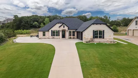 1313 Bentwater Pkwy, Granbury, TX 76049