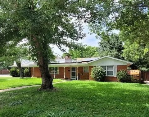 7351 Riviera Dr, North Richland Hills, TX 76180