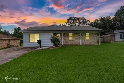 8991 Hawthorne Dr, Shreveport, LA 71118