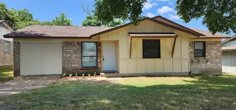 4043 Happy Canyon Dr, Dallas, TX 75241