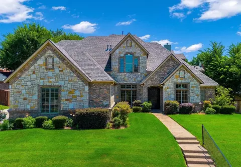 1013 Drake Dr, Euless, TX 76039