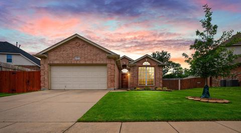 5709 Minnow Dr, Fort Worth, TX 76179