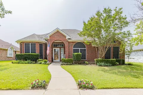 6018 Hawkeye Rd, Rowlett, TX 75089