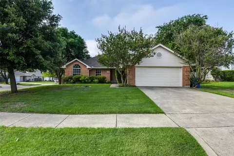 226 Hollywood Dr, Glenn Heights, TX 75154