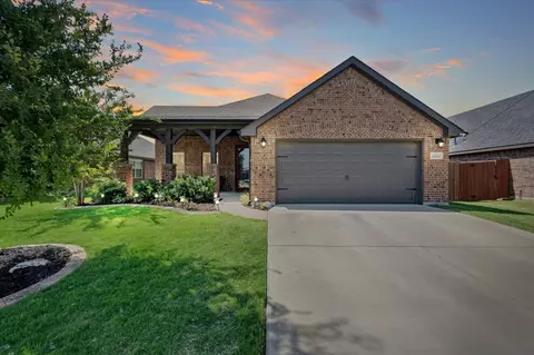 6045 Dunnlevy Dr, Fort Worth, TX 76179