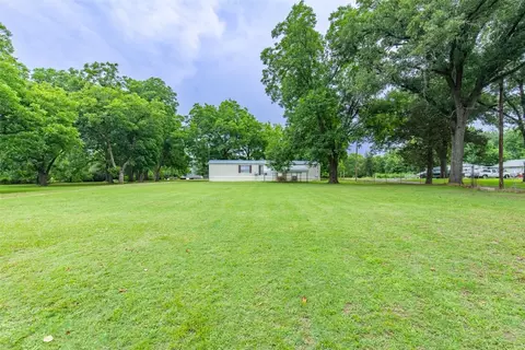 433 E Holley St, Alba, TX 75410