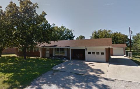 840 Apache Dr, De Leon, TX 76444