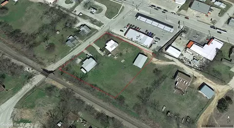 105 N Mill St, Bowie, TX 76230