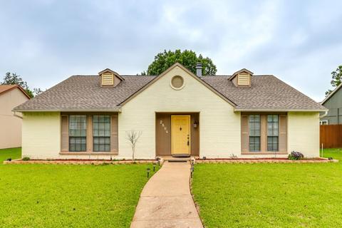 2804 Edinburg Ln, Flower Mound, TX 75028