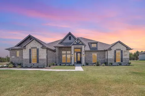 6820 Champion Rd, Midlothian, TX 76065