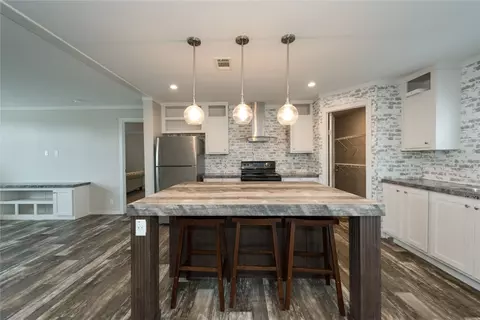 105 Salty Dog Ln, Springtown, TX 76082
