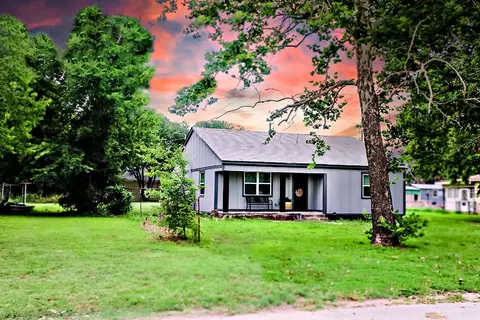 407 10th St, Nocona, TX 76255