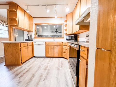 504 Virgina St, Bangs, TX 76823 photo 6