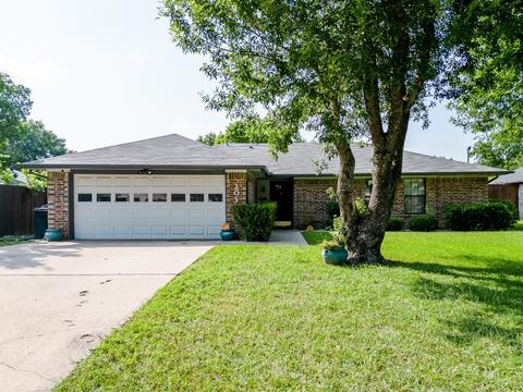 101 Cedar St, Waxahachie, TX 75165