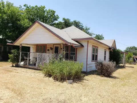 435 Pine St, Ranger, TX 76470