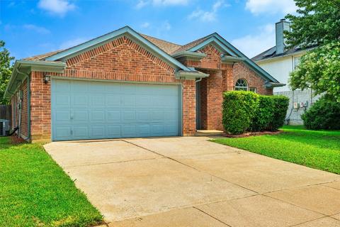 875 Shoal Creek Dr, Arlington, TX 76001