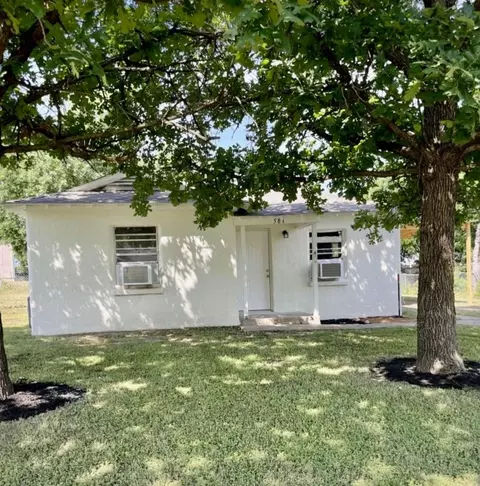581 Joy Dr, White Settlement, TX 76108