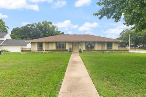 2901 Biscayne Cir, Plano, TX 75075
