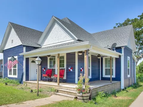 101 S Carter St, Whitewright, TX 75491