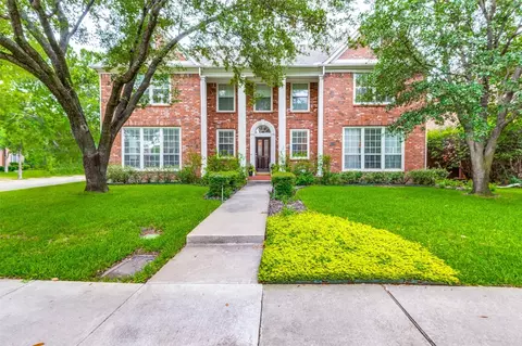 2204 Yaupon Dr, Irving, TX 75063